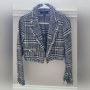 Cropped Houndstooth Jacket. Fringe sleeves and hem. Size Small